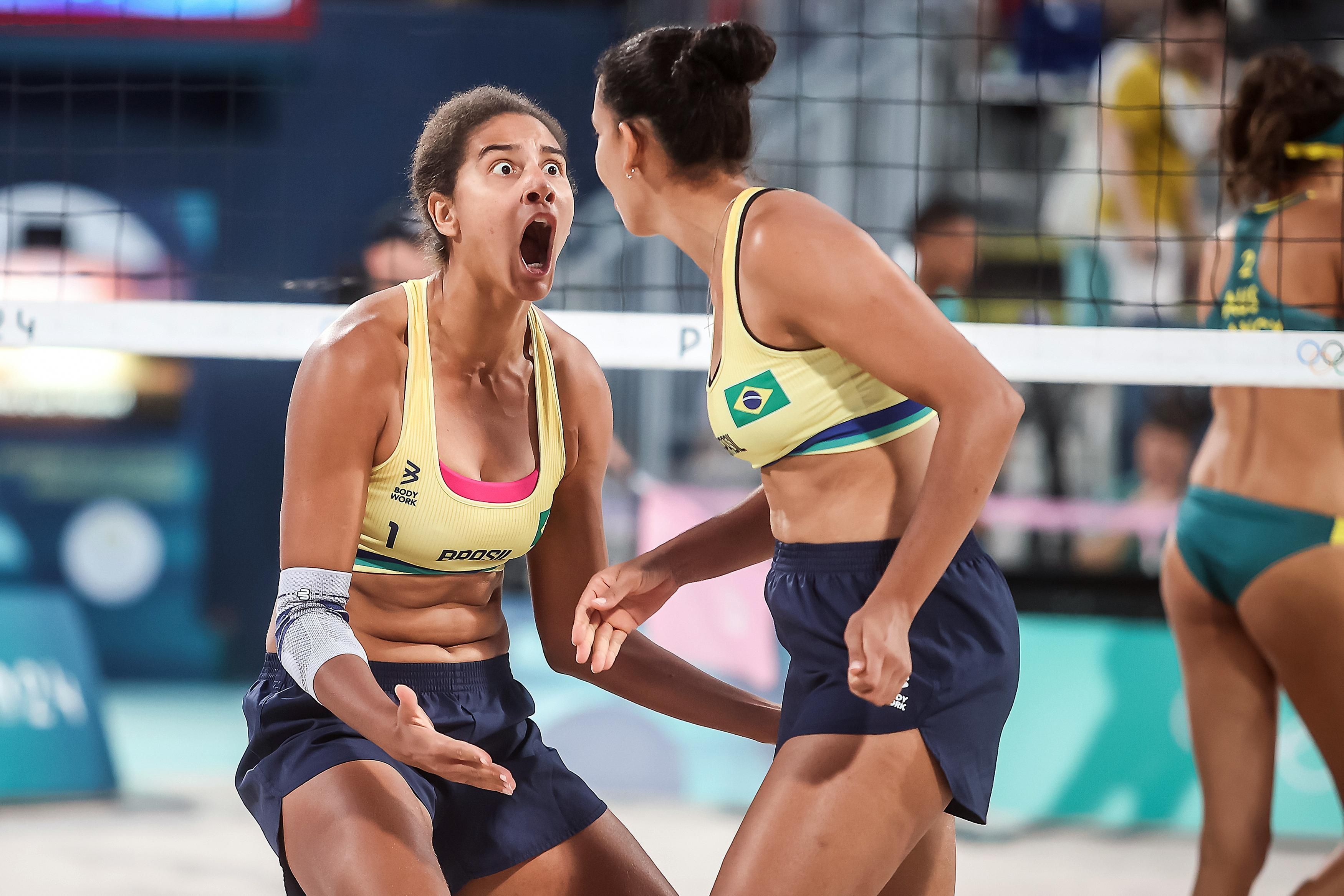 Paris 2024: Ana Patrícia e Duda vencem australianas e vão à final no vôlei de praia