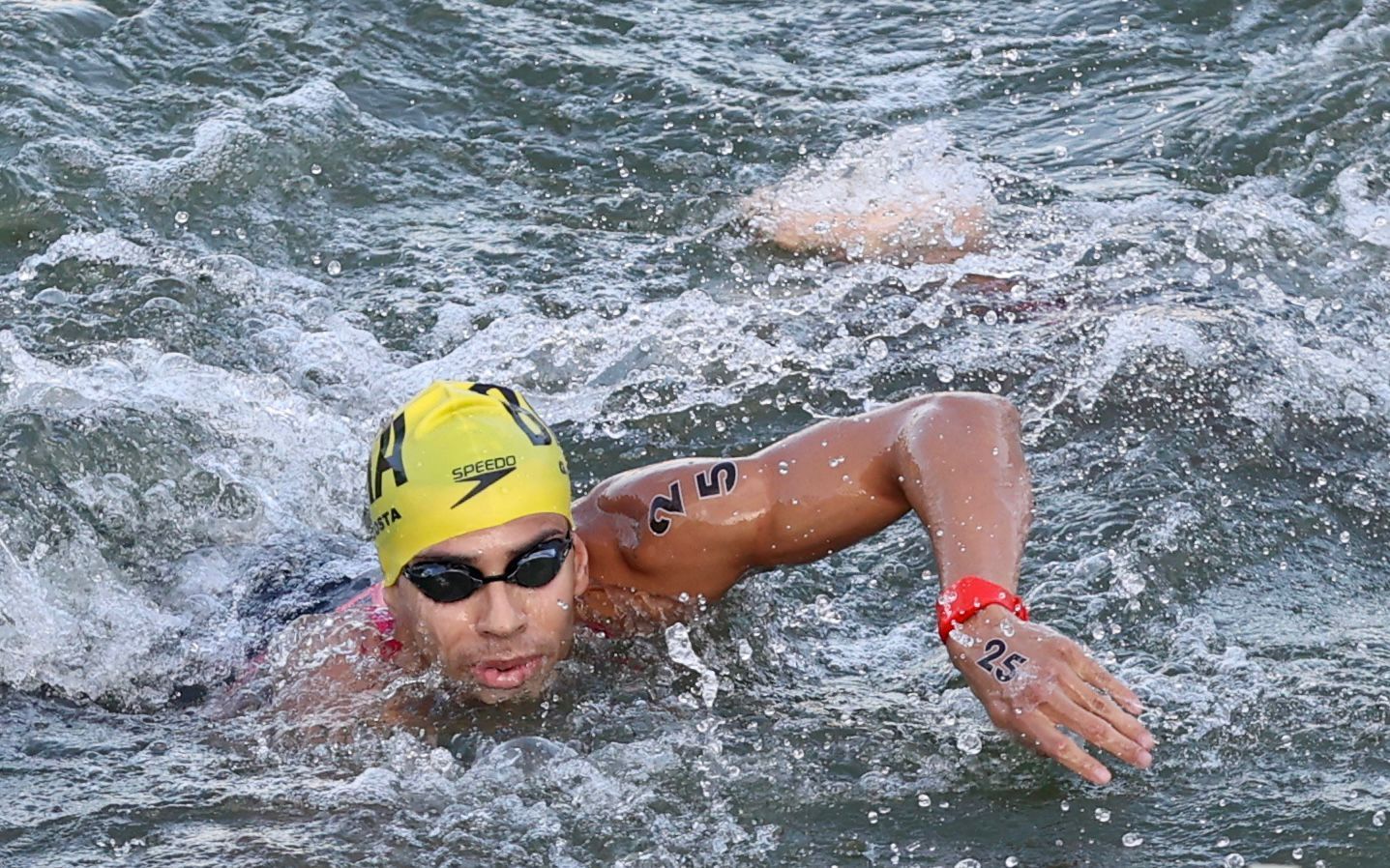 Paris 2024: Guilherme Costa não completa prova da Maratona Aquática no Rio Sena