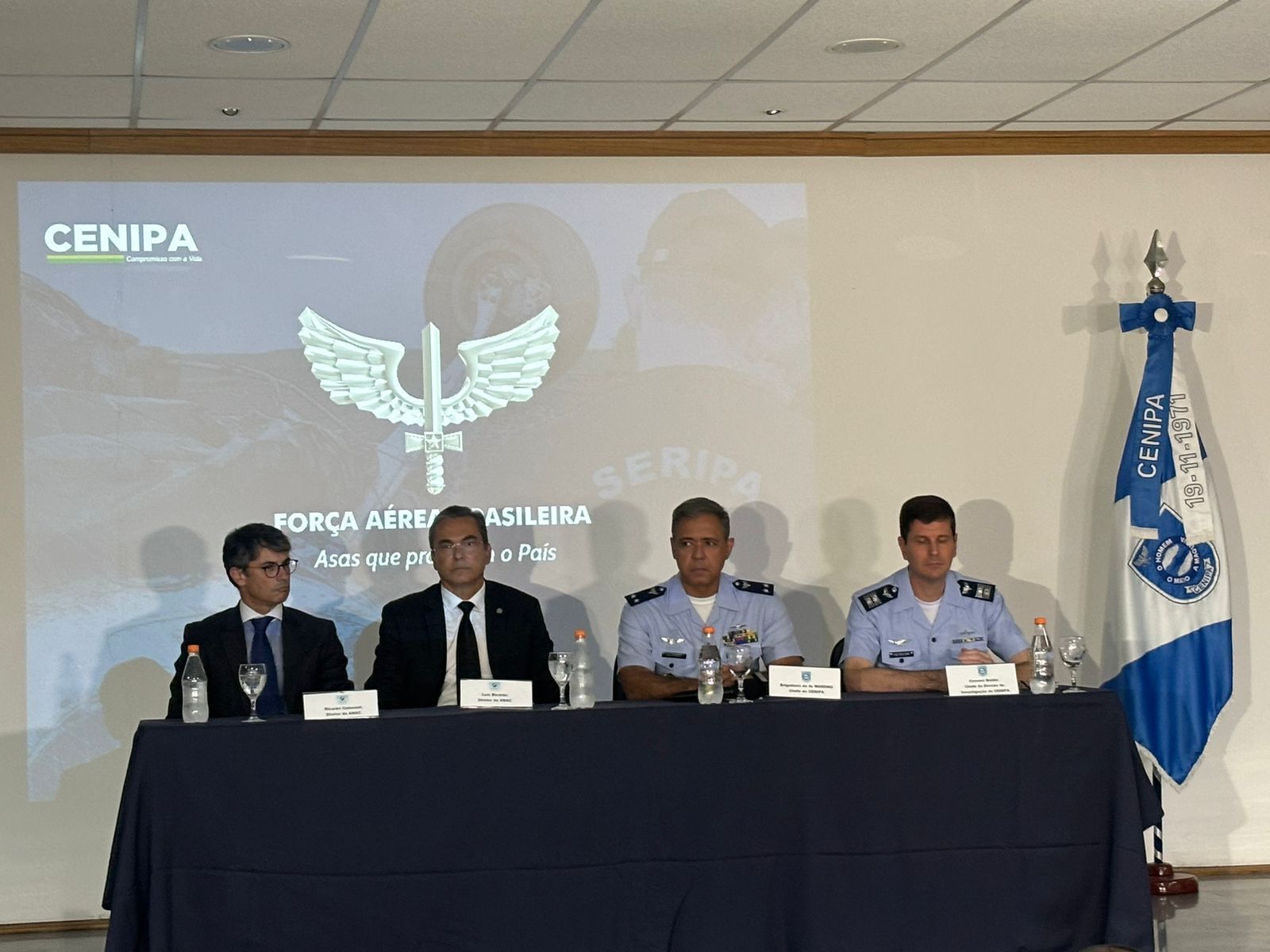 FAB encontra 'caixa-preta' de avião da Voepass que caiu em SP