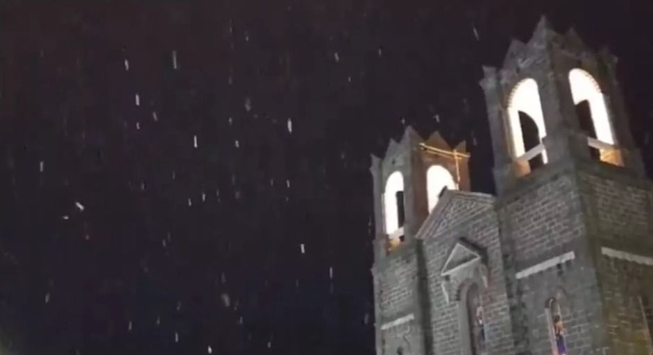 Massa de ar frio intensa provoca neve em região do Brasil; confira