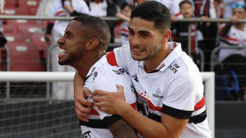 São Paulo vence Atlético-GO usando time reserva e cresce no Brasileiro