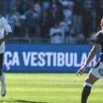 Com um a menos, Coritiba cede empate com a Ponte Preta