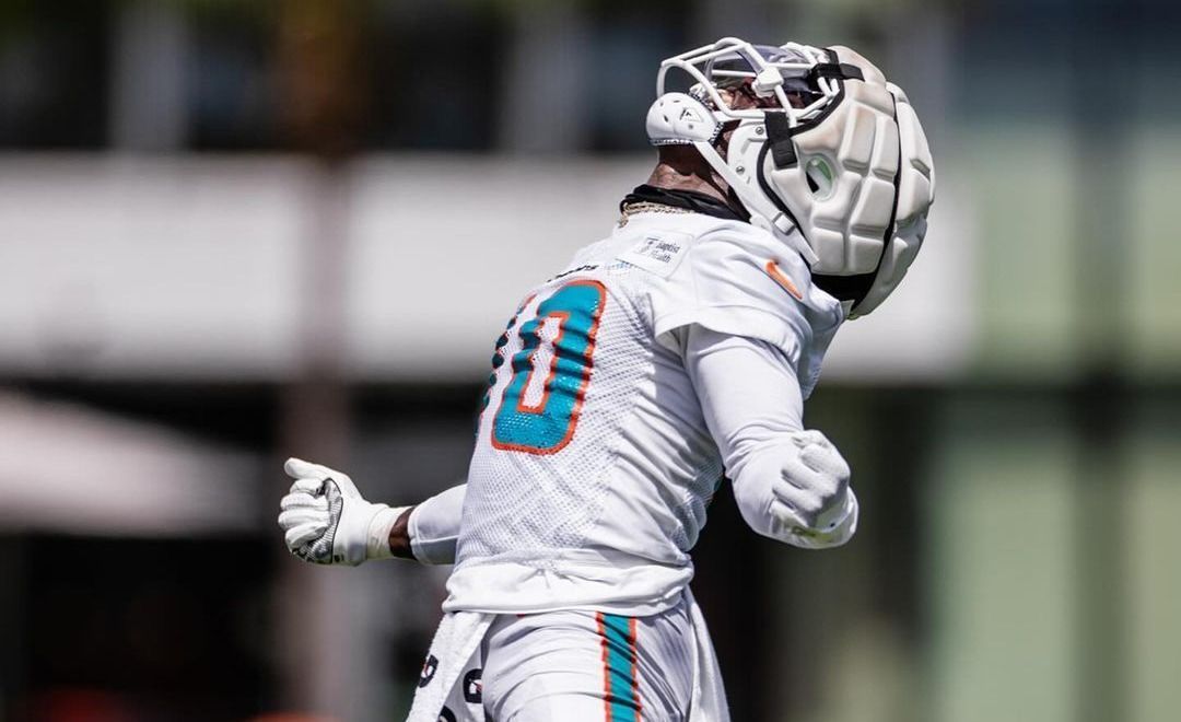 Astro da NFL provoca campeão olímpico e diz que venceria duelo entre os dois