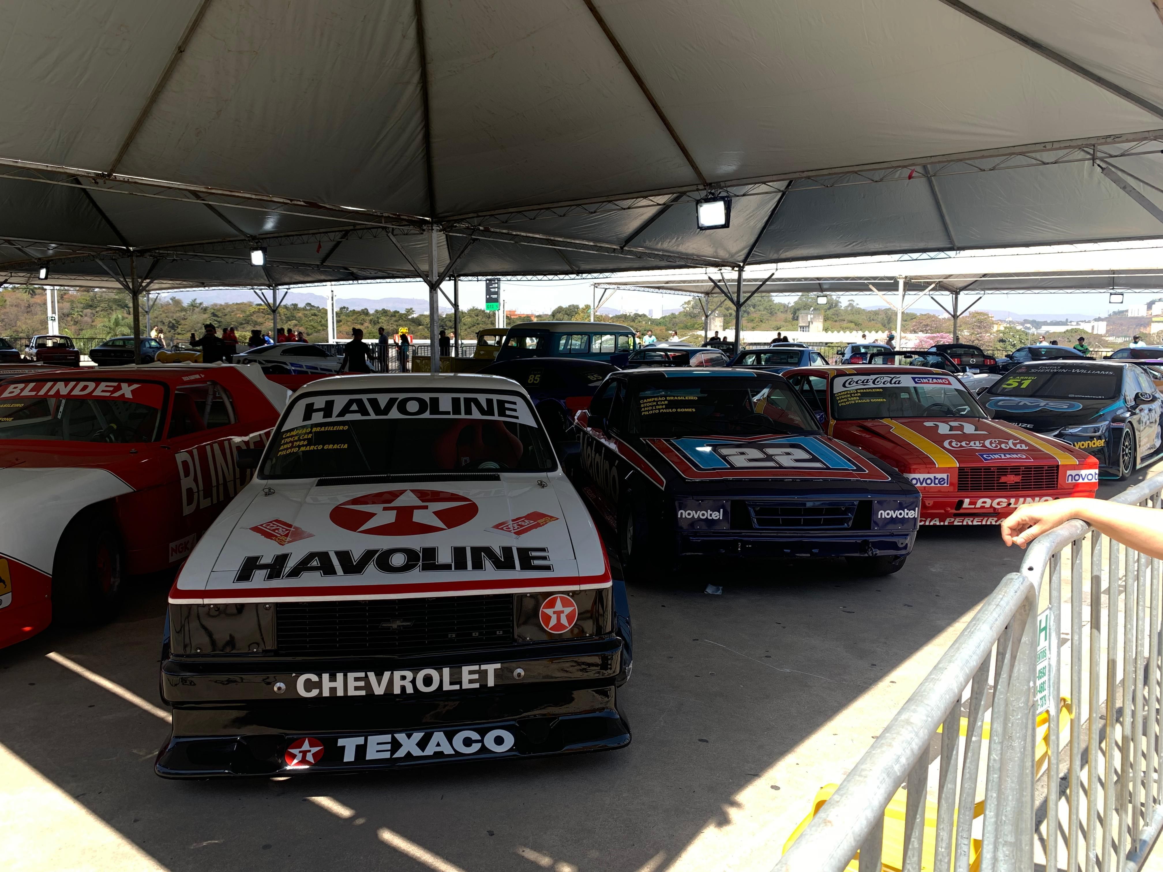 BH Stock Festival promove exposição de carros históricos na Esplanada do Mineirão
