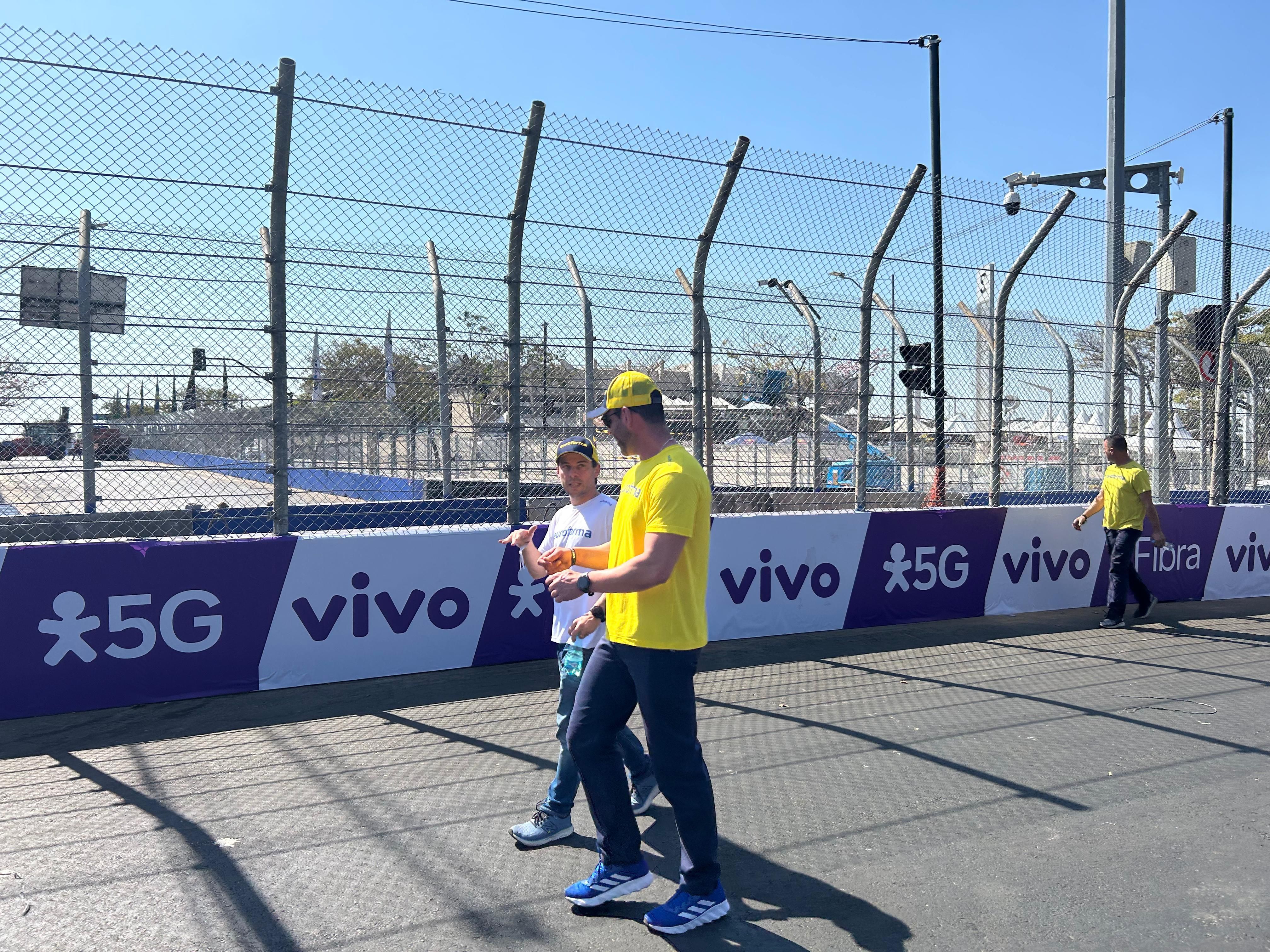 Pilotos da Stock Car fazem ‘track walk’ no circuito de BH; veja como foi