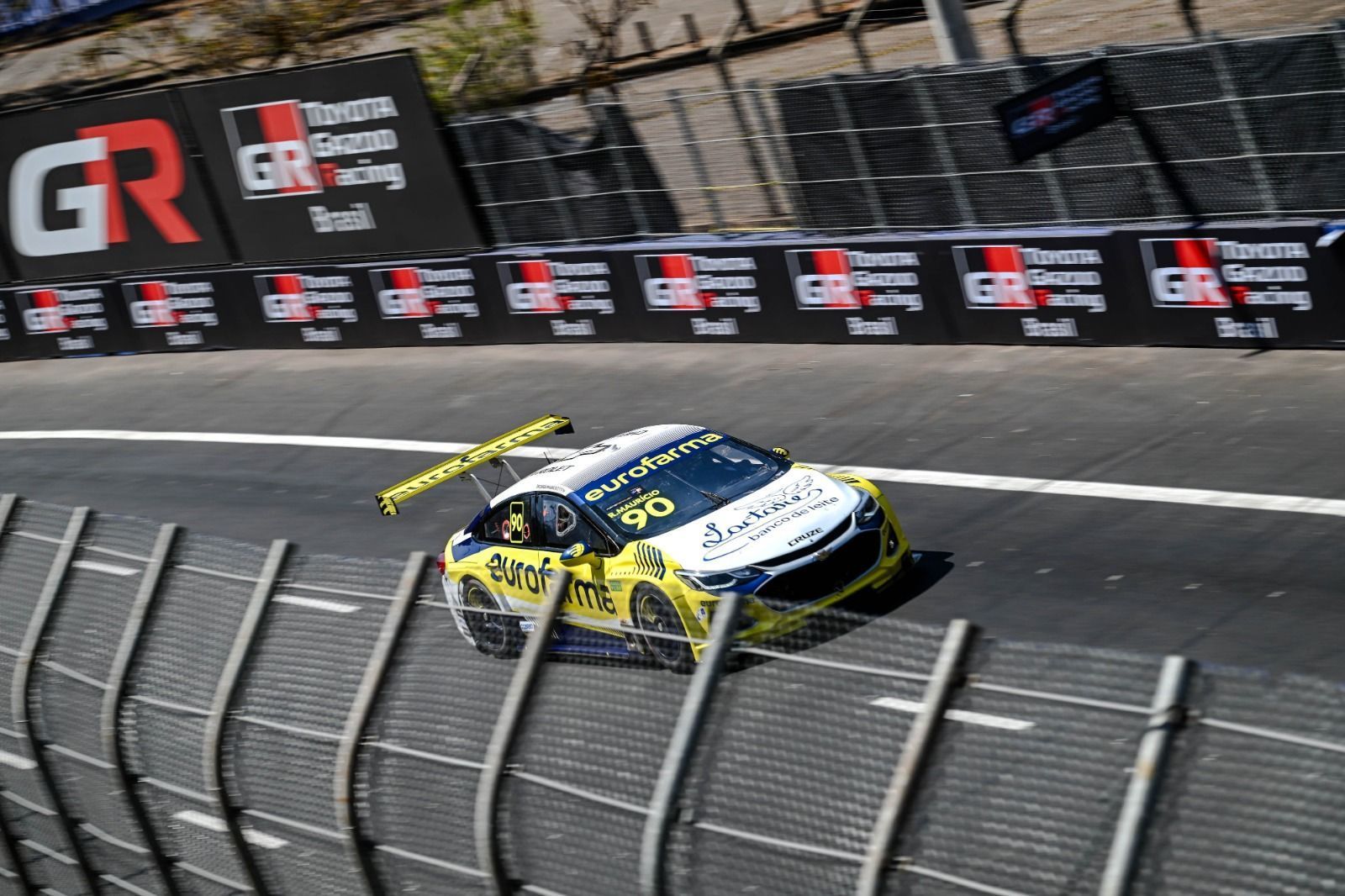 Stock Car: Ricardo Maurício e Daniel Serra lideram segundo dia de treinos em BH