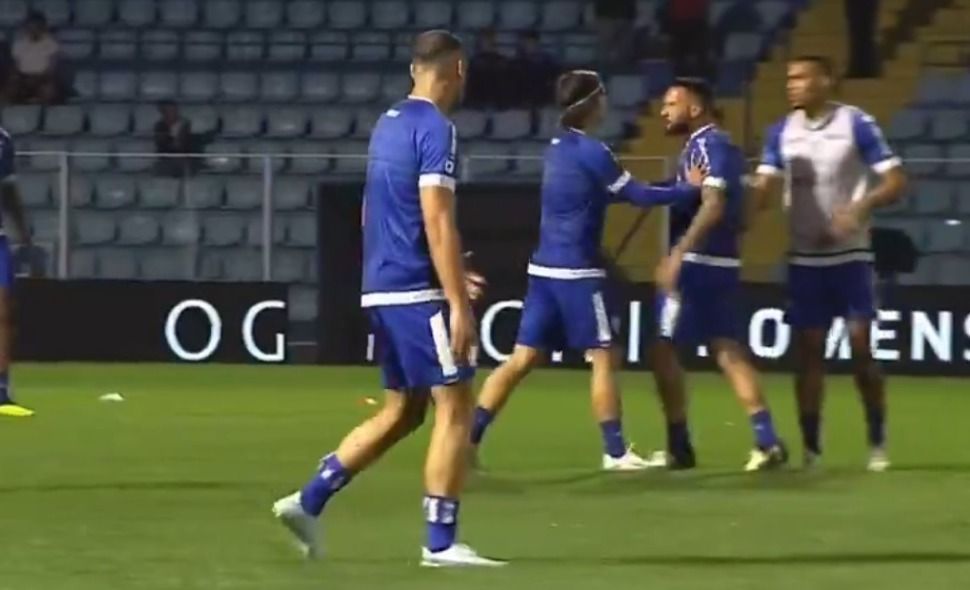 Ex-Cruzeiro troca agressões com companheiro de time antes de jogo pela Série B