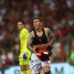 Felipe Teresa se emociona com gol do título do Flamengo: 'Vim mentalizando'