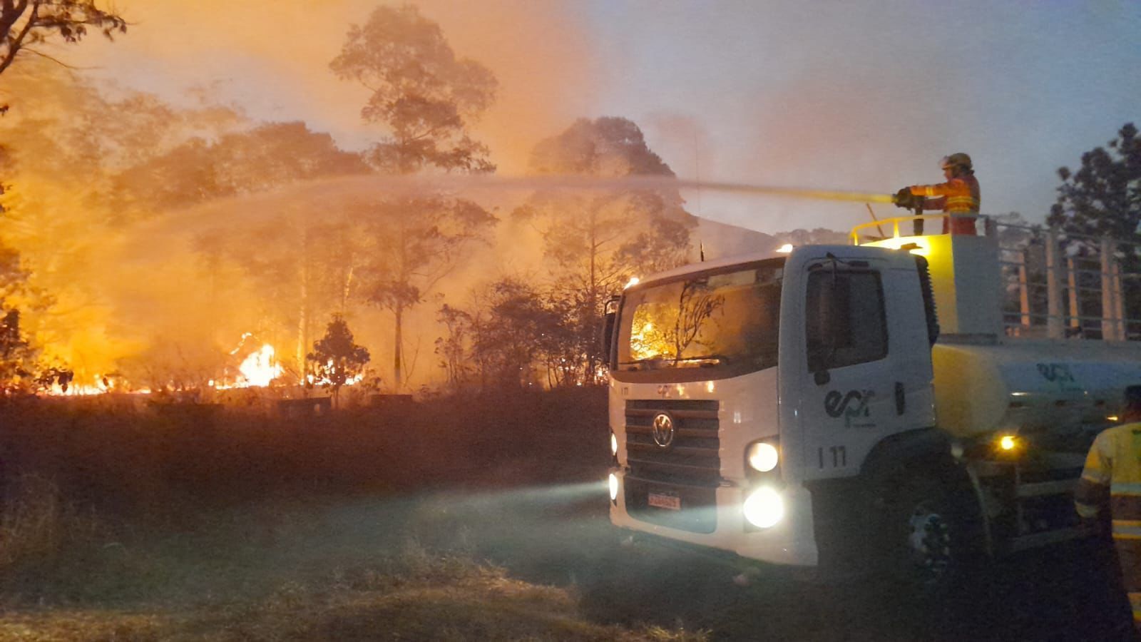 Concessionárias de estradas em MG registram mais de seis incêndios por dia entre agosto e julho deste ano