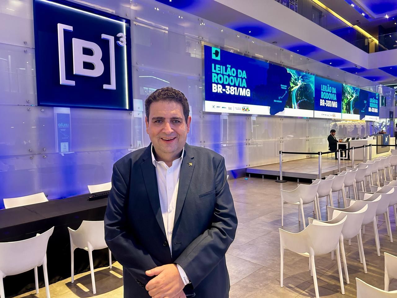 Presidente da Associação Mineira de Municípios comemora sucesso do leilão de concessão da BR-381