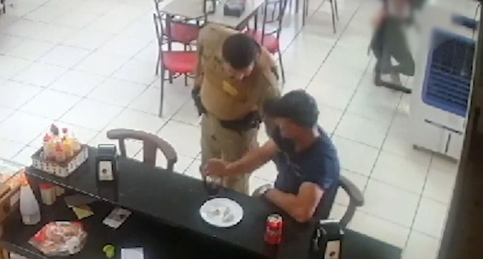 Homem suspeito de matar esposa e filhos carbonizados é preso em Cascavel, no Paraná