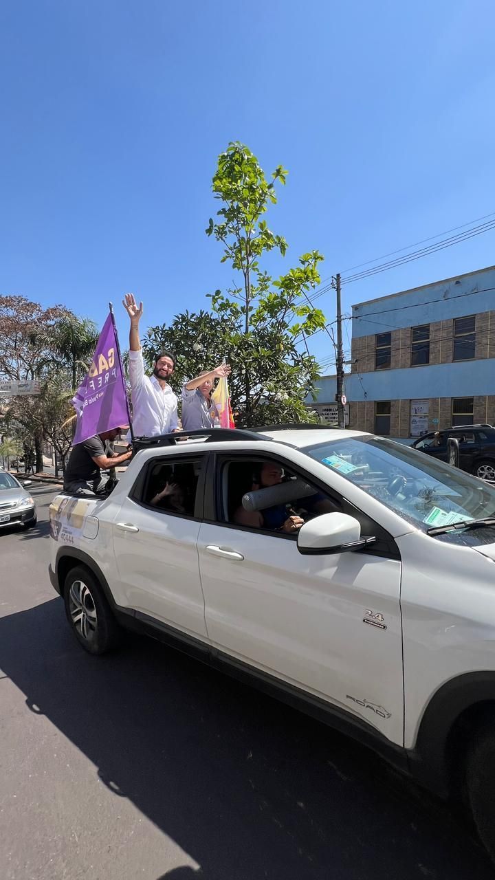Gabriel Azevedo participa de carreata e discute soluções para o transporte público na região da Pampulha