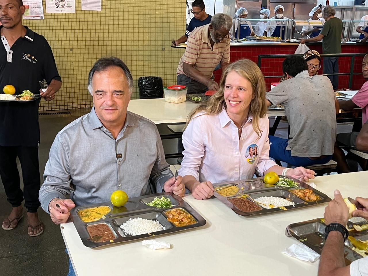 Tramonte visita Restaurante Popular e é desafiado: 'vem comer aqui à noite'