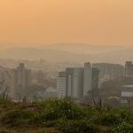 Onda de calor e tempo seco: BH registra máxima de 34,6° C e umidade mínima de 12%