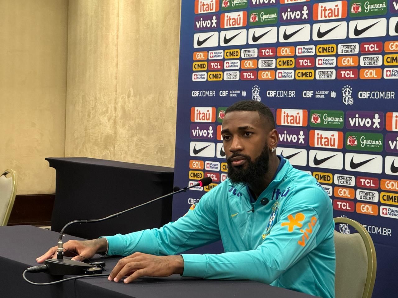 Gerson, de volta à Seleção, relembra cirurgia no rim: 'Batalhei para estar aqui'