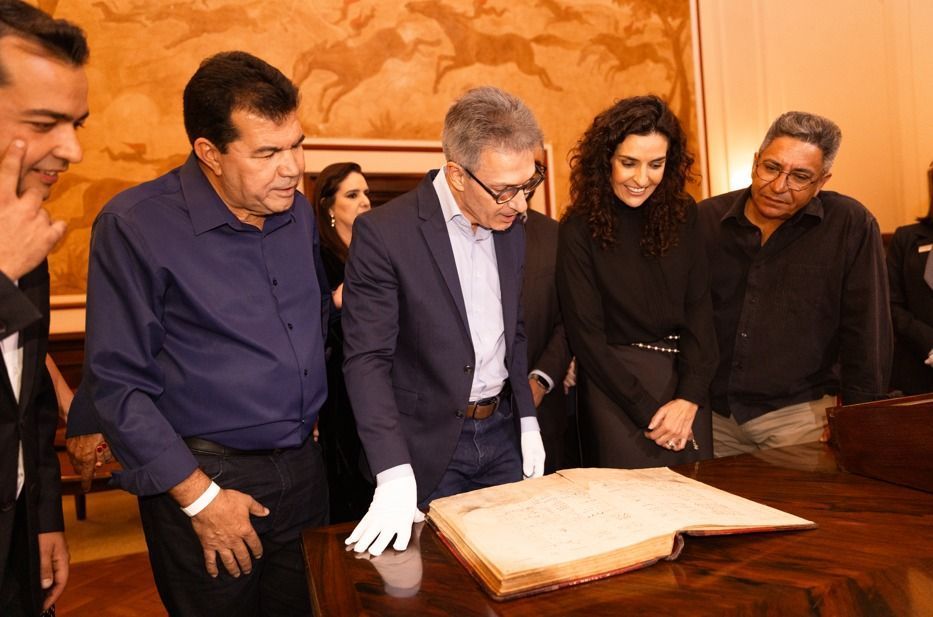 Grande Hotel Termas de Araxá celebra 80 anos com reinauguração do Livro de Ouro
