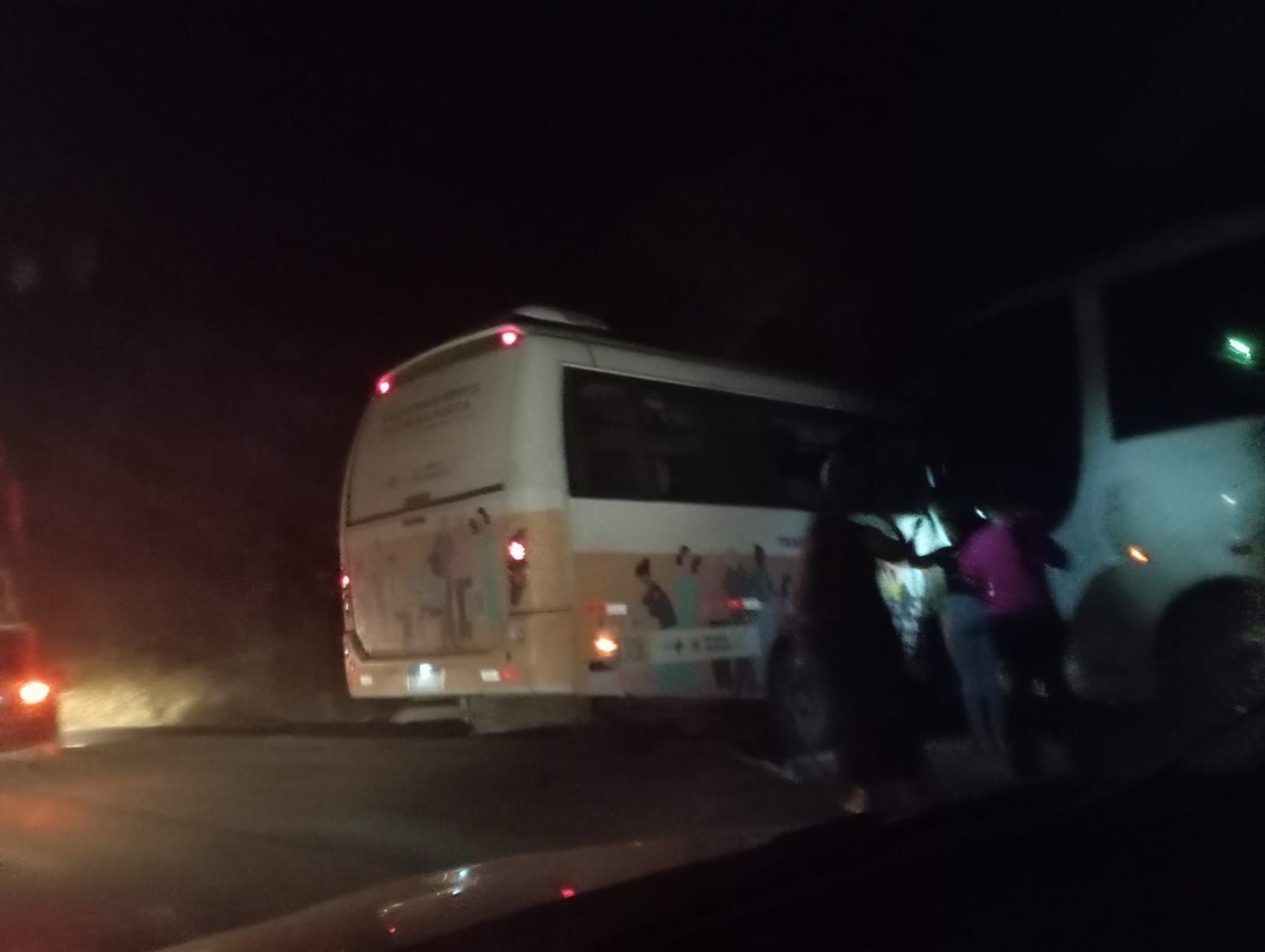 Vídeo: colisão entre dois ônibus deixa cinco feridos no Norte de Minas