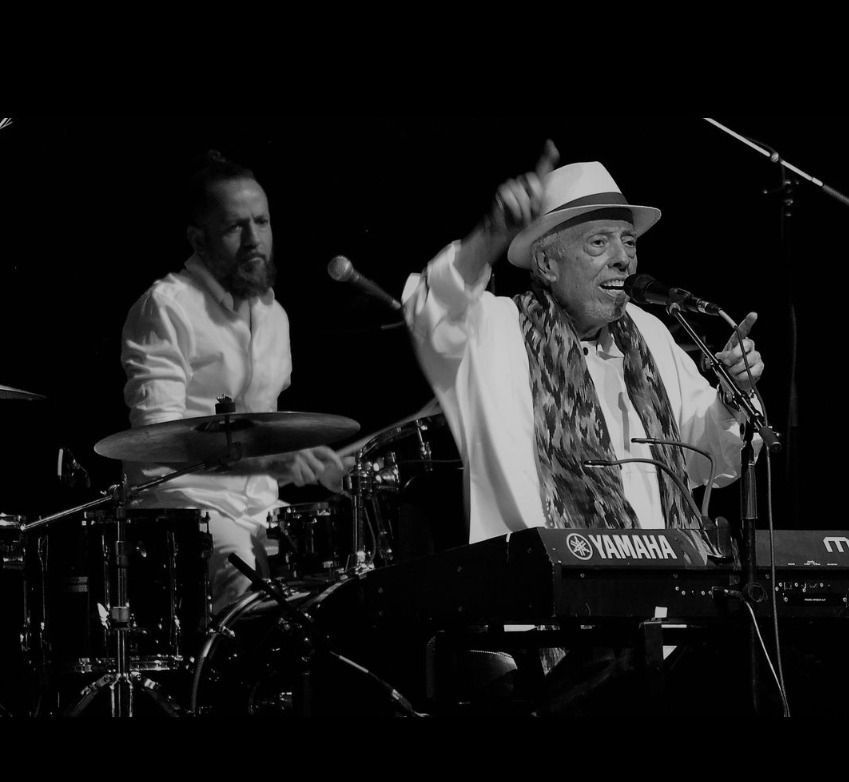Amigo de Sergio Mendes, Boninho presta homenagem para o músico em rede social