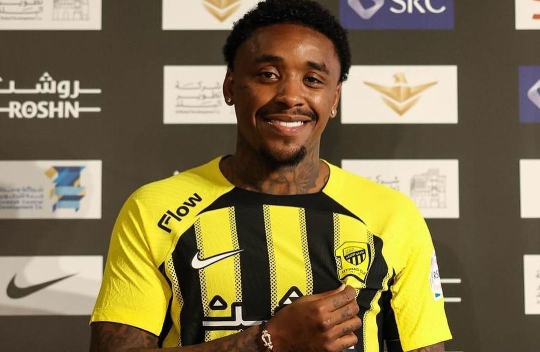 Atacante holandês se pronuncia após ser cortado da Seleção por jogar na Arábia