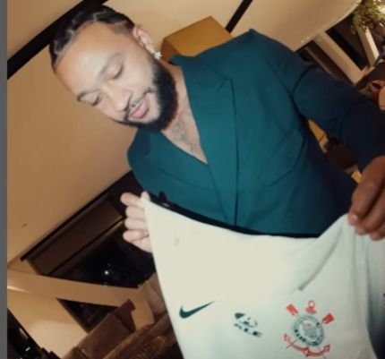 Saiba quando deve ser a estreia de Memhpis Depay pelo Corinthians