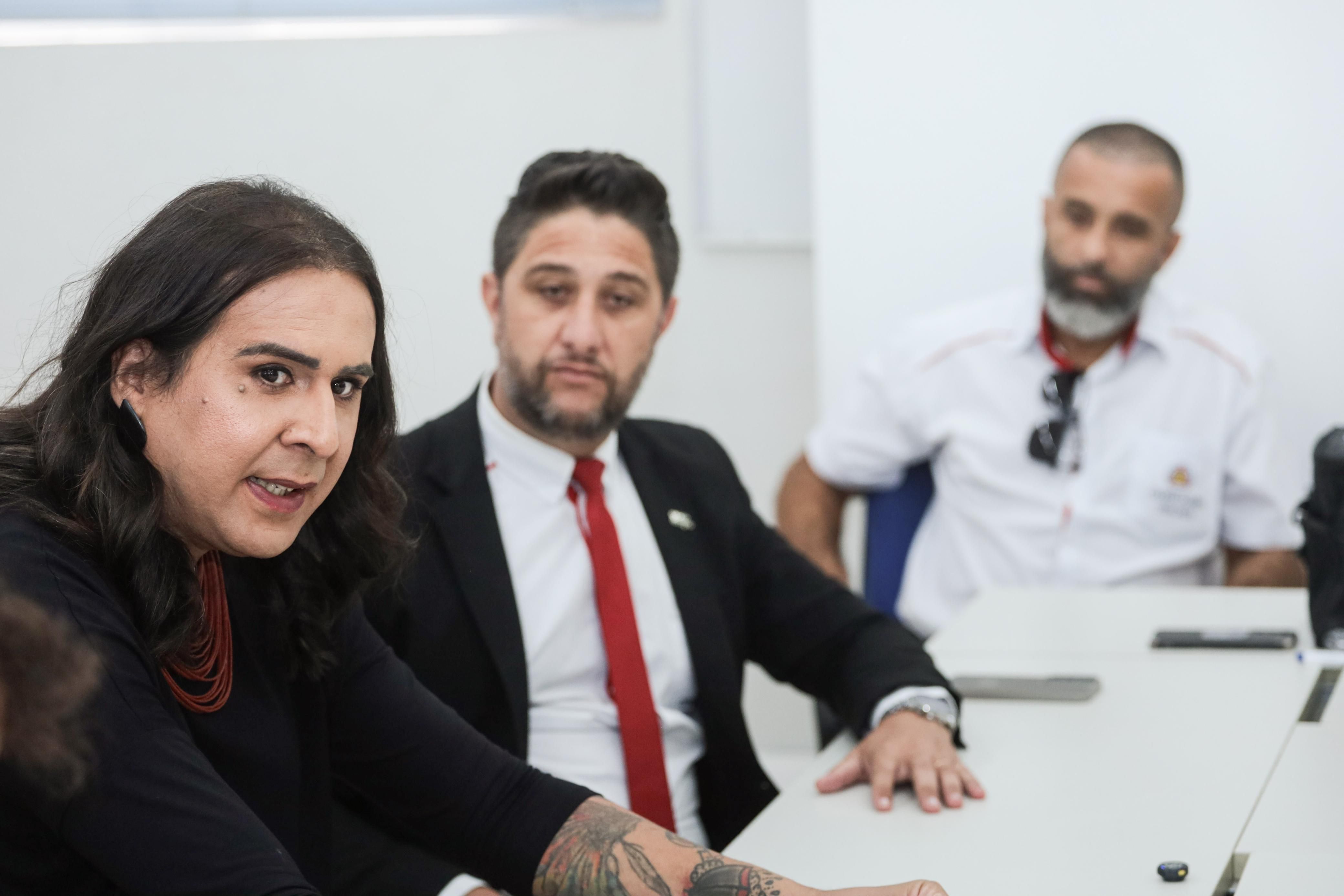 Duda propõe que taxistas atendam as demandas da PBH e fala em ‘fim do monopólio’