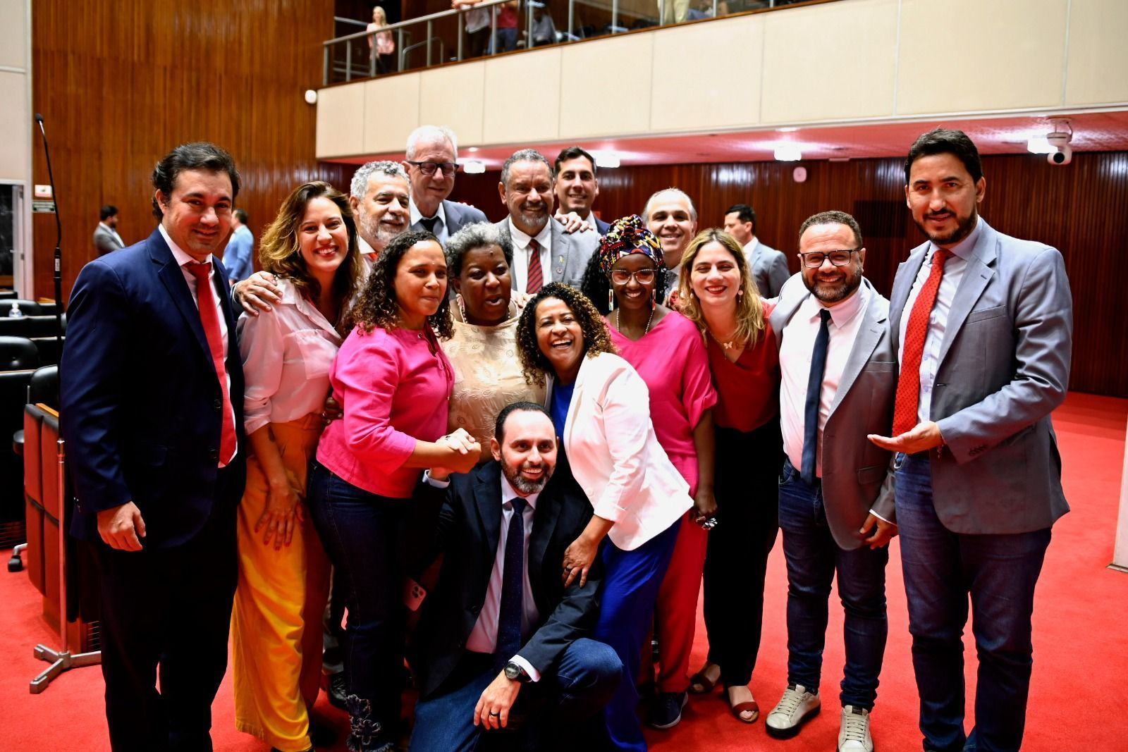 Nova ministra de Lula, Macaé Evaristo se emociona em despedida da ALMG: ‘é um até logo’