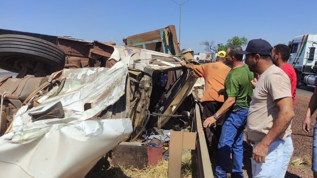 Motorista com sinais de embriaguez provoca acidente com morte na BR-040
