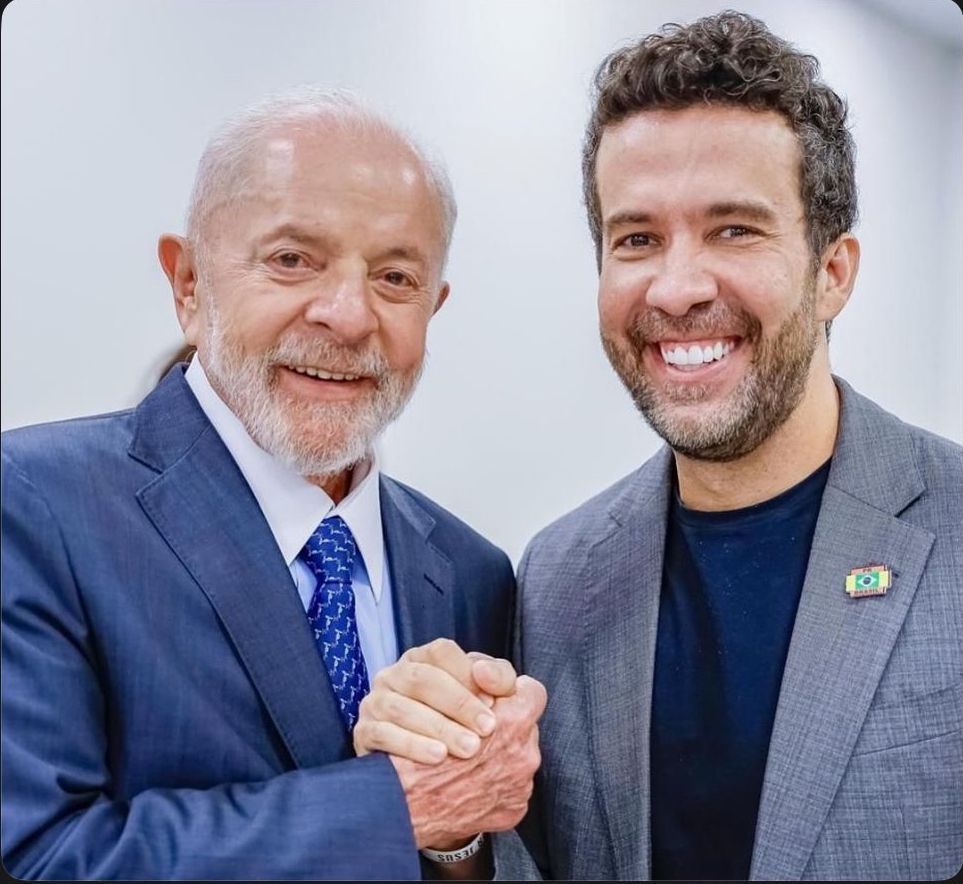 Janones posta foto com Lula após ser indiciado pela PF: ‘estaremos sempre juntos’