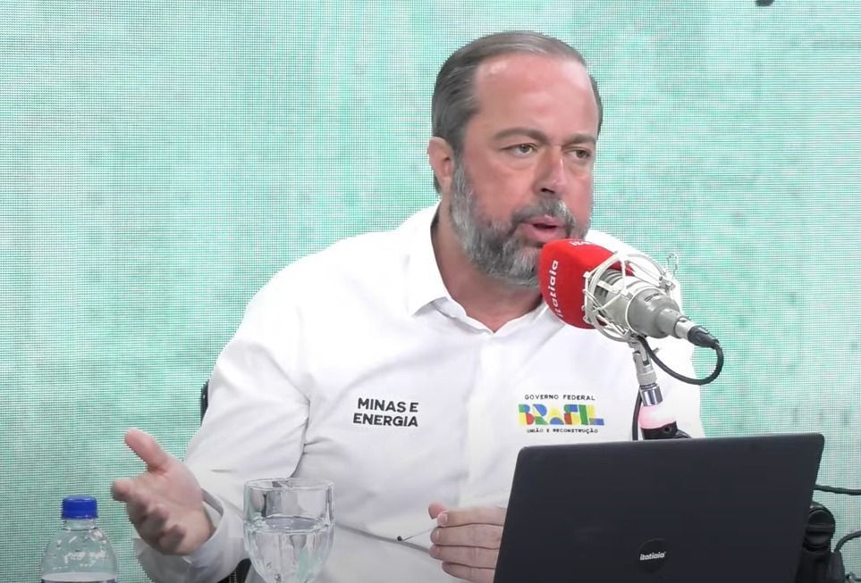 Membros do PSD em MG afirmam que Silveira decidiu sair do partido; ministro nega