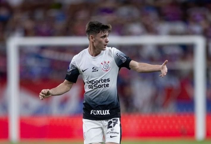 Ramón Díaz rasga elogios a Breno Bidon após vitória do Corinthians: 'Nos deu qualidade'