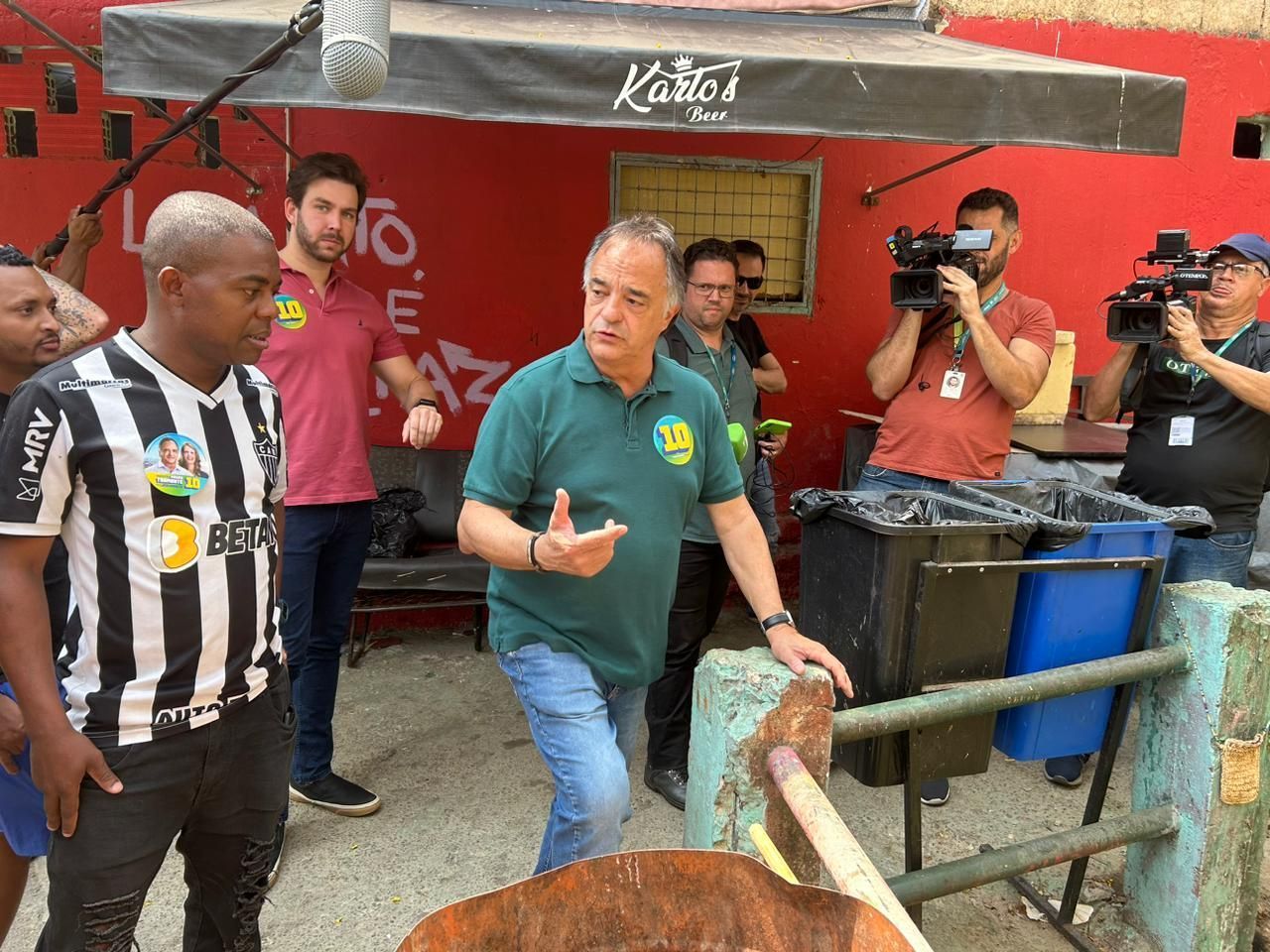 Em agenda na Vila Acaba-Mundo, Tramonte propõe trazer mais médicos para o município