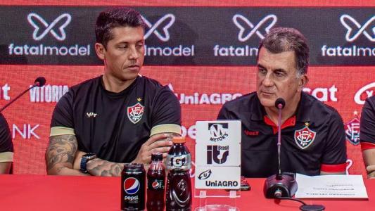 Thiago Carpini e Fábio Mota, técnico e presidente do Vitória, respectivamente