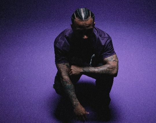 Escute a nova música lançada por Memphis Depay, atacante do Corinthians