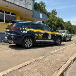 Idoso morre após colisão entre carro e carreta na BR-116, em Leopoldina