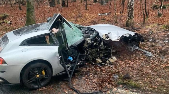 Carro de Michail Antonio ficou completamente destruído após acidente