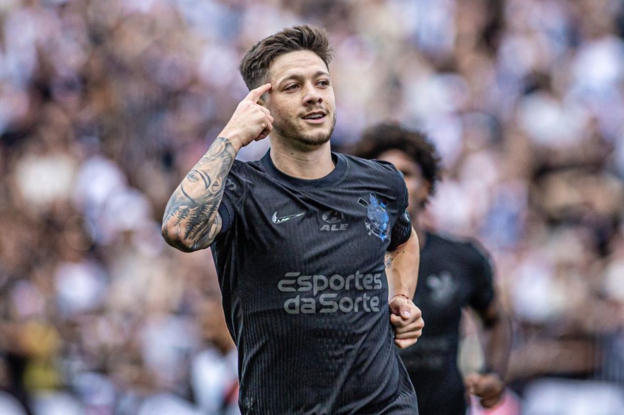 Lateral do Corinthians comenta bastidores com Garro no CT: 'Está muito melhor'