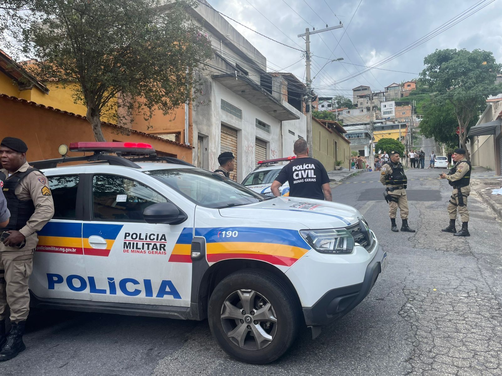 Mulher é assassinada a facadas pelo marido no bairro São Marcos, em BH