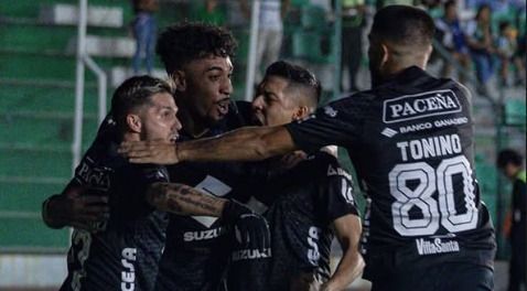 Atacante emprestado pelo Atlético marca hat-trick e garante título nacional
