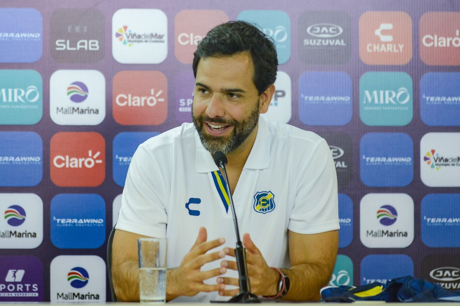 Ex-técnico do Fluminense assume clube do Chile