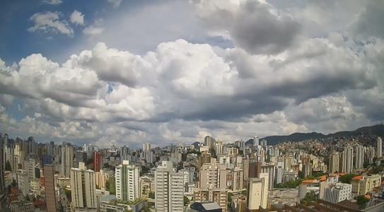 Apesar do calor, pode chover forte em BH na tarde desta quinta-feira (19)