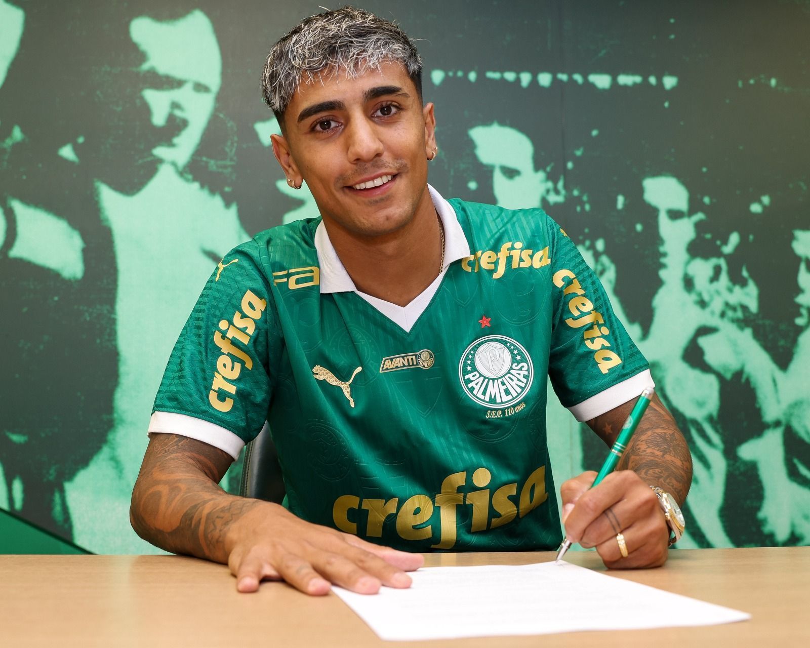 Palmeiras oficializa contratação do meia-atacante Facundo Torres