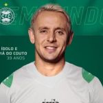 Coritiba oficializa retorno do lateral-direito Rafinha após 20 anos
