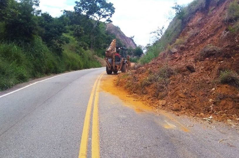 Minas tem quase 50 trechos de estradas com problemas por causa da chuva