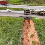 Fotos e vídeos mostram cratera na BR-040: ‘Está só aumentando’, alerta morador