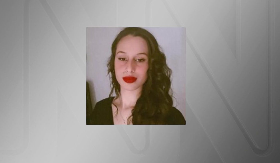 Jovem de 19 anos morta em assalto é enterrada no RJ