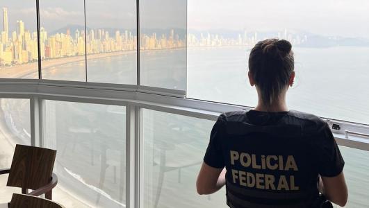 Polícia Federal faz operação contra desvio de R$ 14 milhões no SUS | CNN Brasil