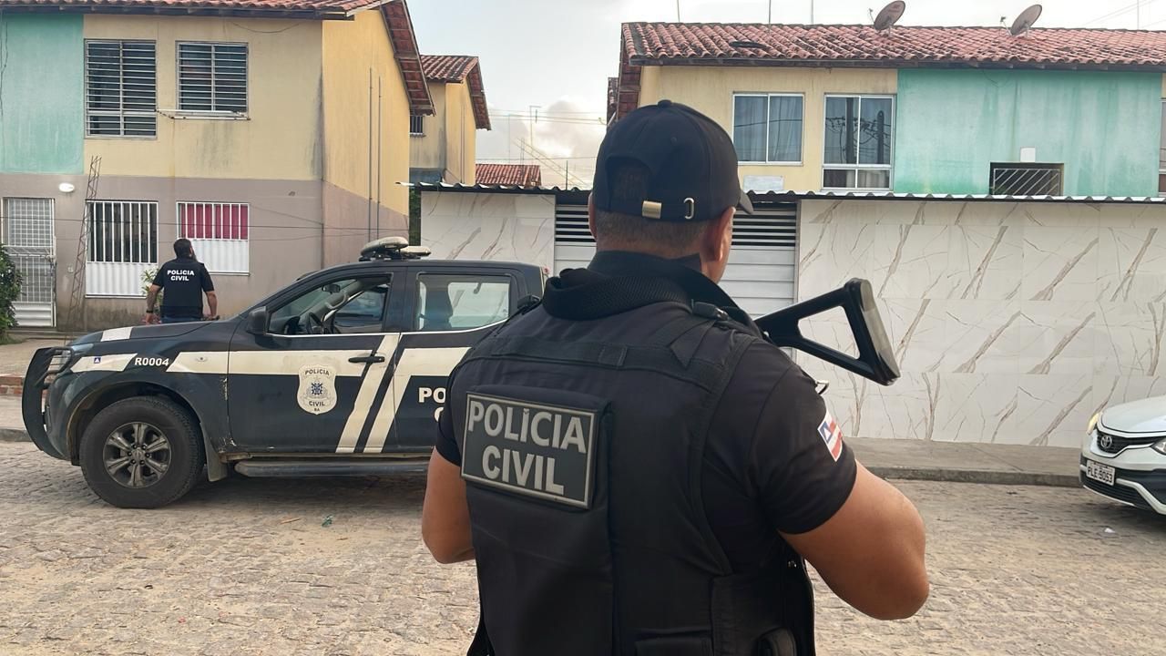 Dois suspeitos são mortos em operação com 267 presos na Bahia