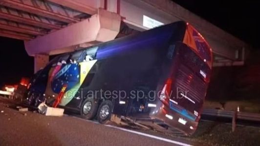 Acidente com ônibus deixa ao menos 10 mortos em rodovia no interior de SP | CNN Brasil
