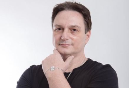 Quem era Daniel Mastral, escritor e ex-adepto de seita satanista | CNN Brasil