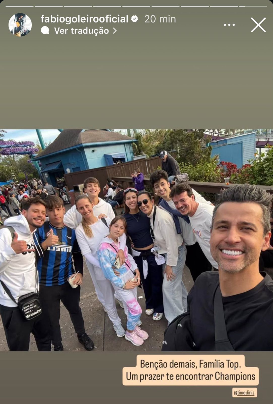 Ídolo do Cruzeiro, Fábio curte férias ao lado de Fernando Diniz nos EUA